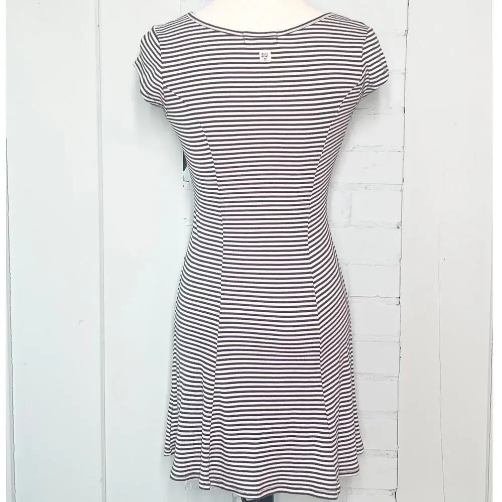 Billabong Same Love Black and White Striped Skater Dress Women's Small - Picture 10 of 10